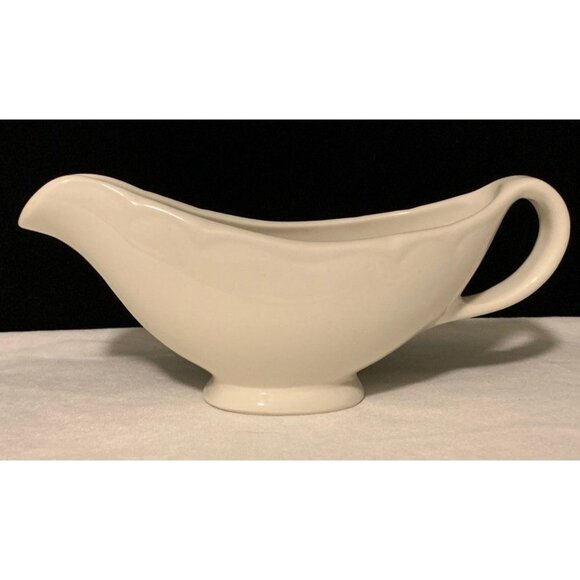 Vintage Homer Laughlin Gravy Boat Eggshell Sauce Boat Embossed Serving Handle - Picture 3 of 12